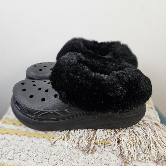 Crocs Furever Black Crush Classic Faux Fur Clog Mules Shoes M8 W10 - Picture 10 of 12